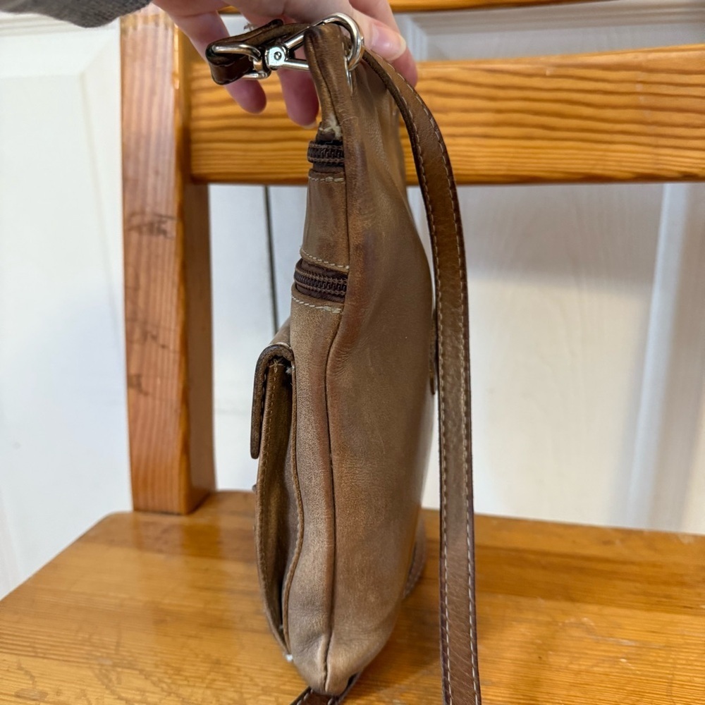 Roots Leather Trans Canada Maple Leaf Crossbody Bag Purse - Picture 8 of 8